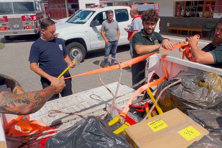 La donación de San Fernando llegó a los bomberos de la Patagonia que combaten los incendios forestales