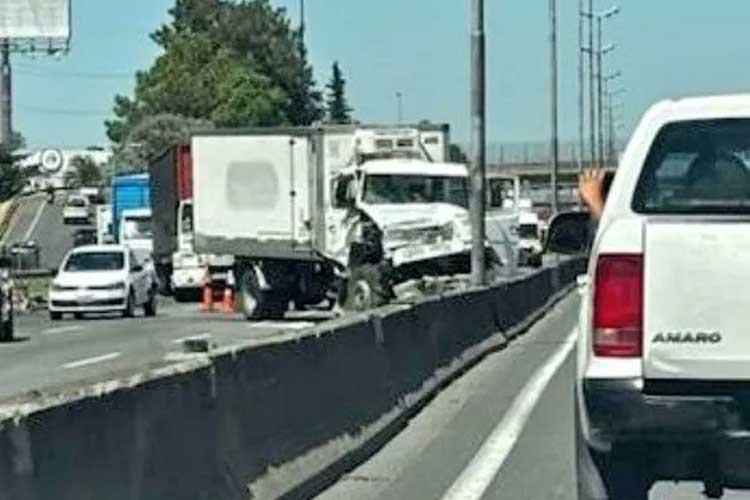 Choque múltiple en Panamericana a la altura de Don Torcuato: tres heridos