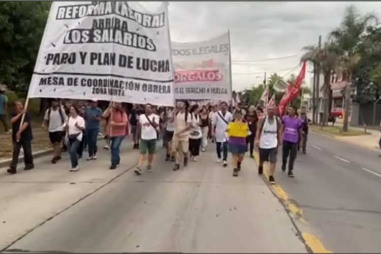 Protesta en Panamericana Ramal Tigre: trabajadores de Fate, CTERA y organizaciones sociales cortaron el tránsito