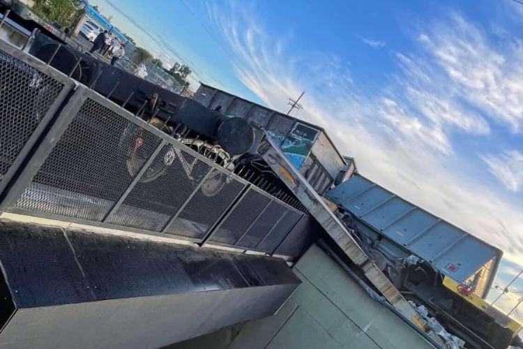 Choque de tren en San Fernando: tolvas con piedras sin freno recorrieron kilómetros y chocaron en Victoria