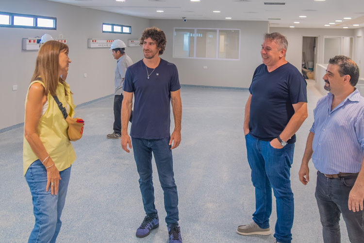 Juan Andreotti recorrió la nueva Internación Pediátrica en el Hospital Cordero de San Fernando Juan Andreotti recorrió la nueva Internación Pediátrica en el Hospital Cordero de San Fernando