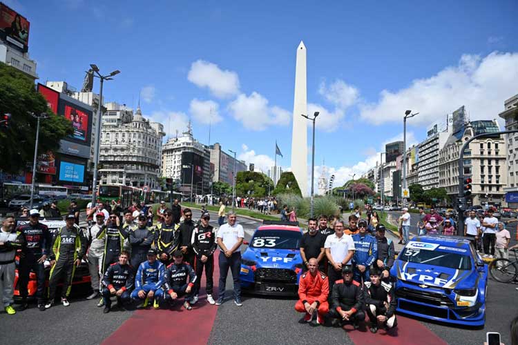 El TC 2000 llegó al Obelisco y anticipa la carrera en el circuito callejero de Villa Soldati