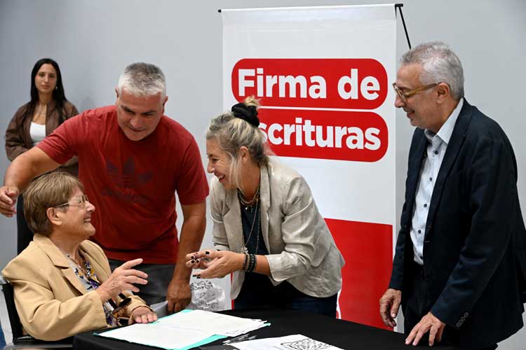 Tigre: 40 familias firmaron escrituras gratuitas en el HCD a través del programa “Mi escritura, mi casa”