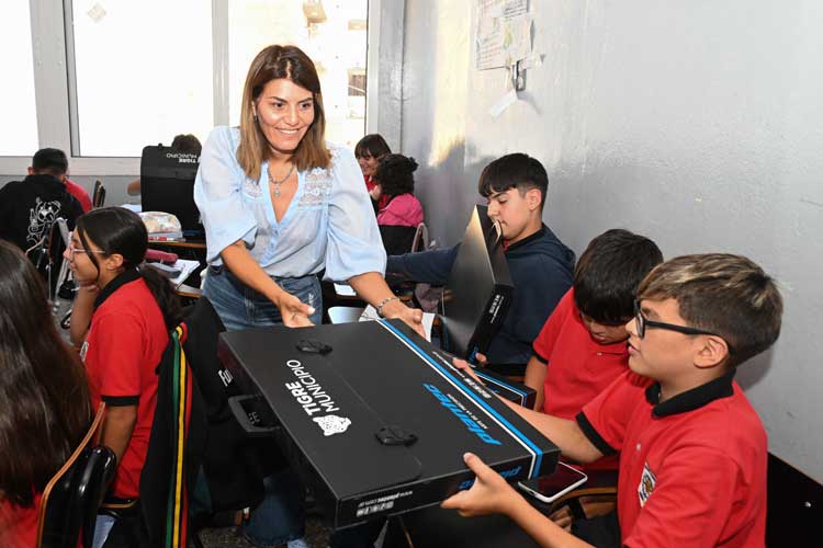 Tigre: Más de 1.100 alumnos de escuelas técnicas ya recibieron sus kits de dibujo Tigre: Más de 1.100 alumnos de escuelas técnicas ya recibieron sus kits de dibujo