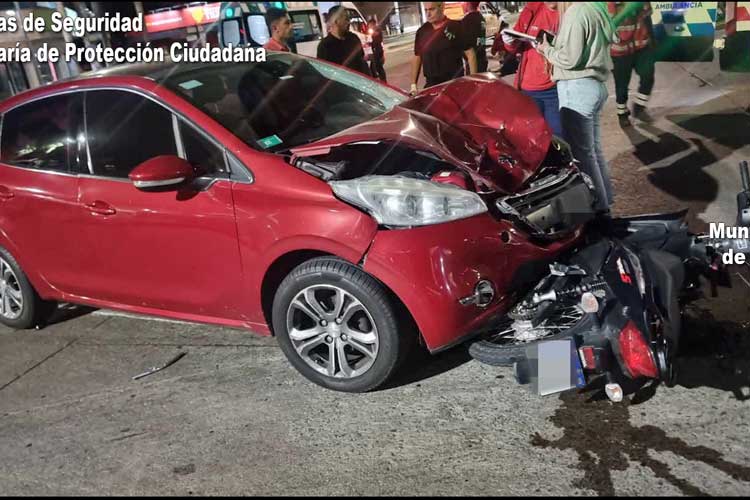 General Pacheco: dos heridos tras un violento choque entre una moto y un auto