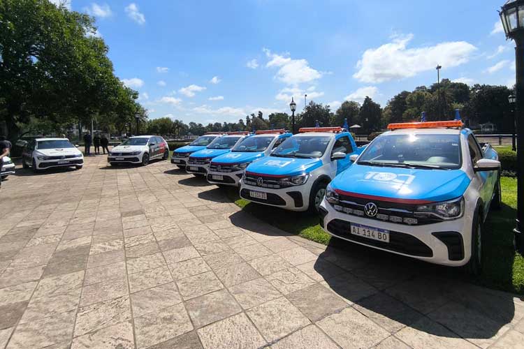 Julio Zamora encabezó la entrega de 25 vehículos para seguridad en Tigre