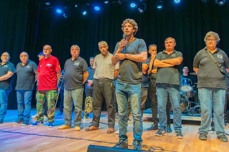 Juan Andreotti participó de la vigilia por Malvinas junto a veteranos sanfernandinos