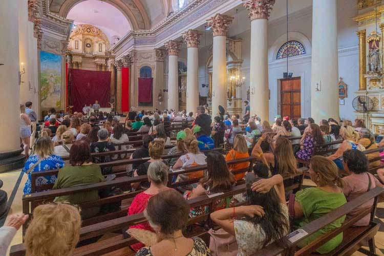 Visita a las 7 iglesias en San Fernando: cientos de vecinos participaron del recorrido de Viernes Santo