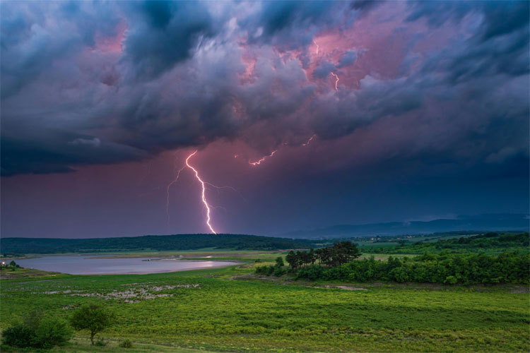 Las alertas por tormenta se siguen por radar y por audios, y a veces dicen cosas distintas