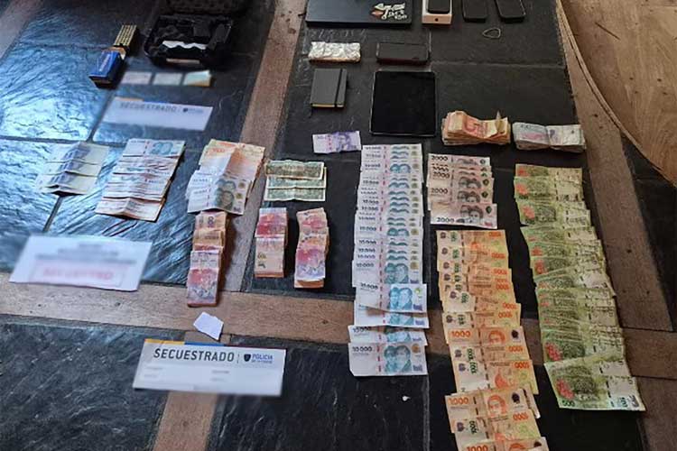 Desarticulan una banda de estafas virtuales en el AMBA: secuestraron más de 250 mil dólares