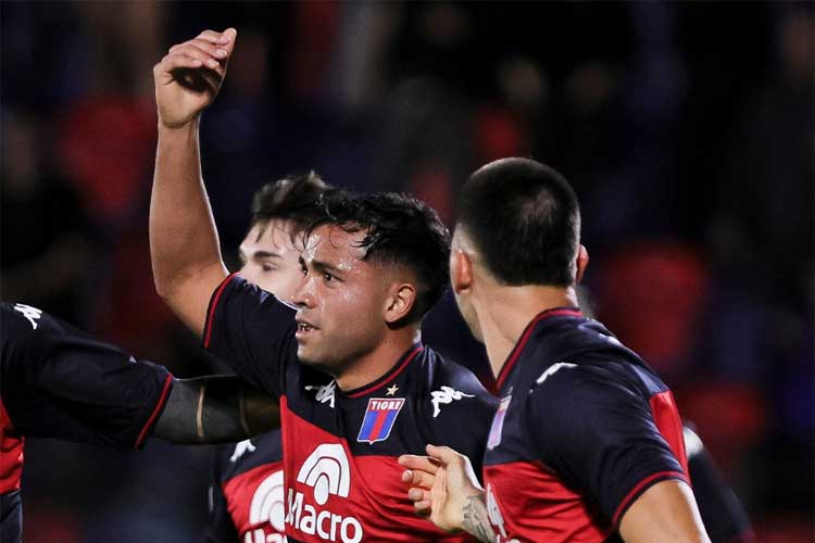 Tigre pegó dos veces, controló el partido y ilusiona en la Sudamericana