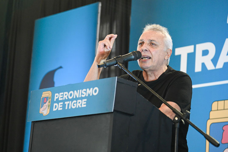 Julio Zamora celebró el Día del Trabajador con un multitudinario acto y fuertes críticas a Sergio Massa