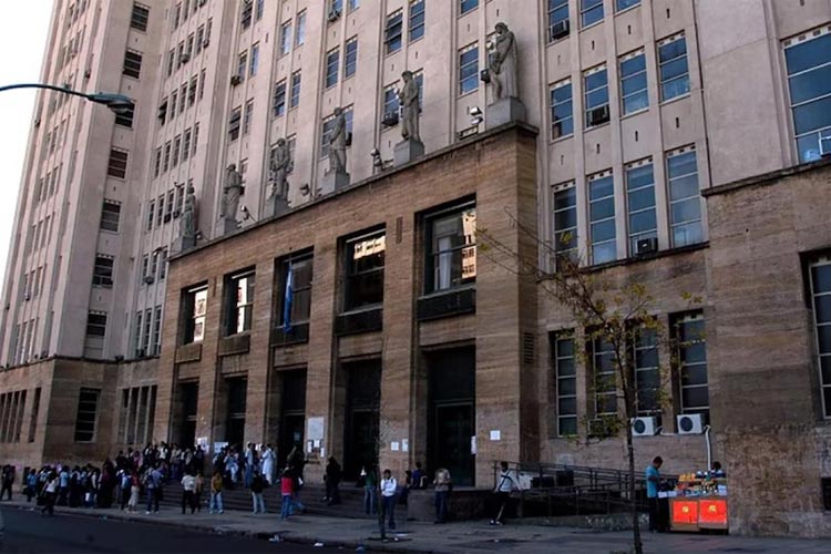 Crisis total en la UBA: advierten que sus hospitales podrían dejar de funcionar en 45 días
