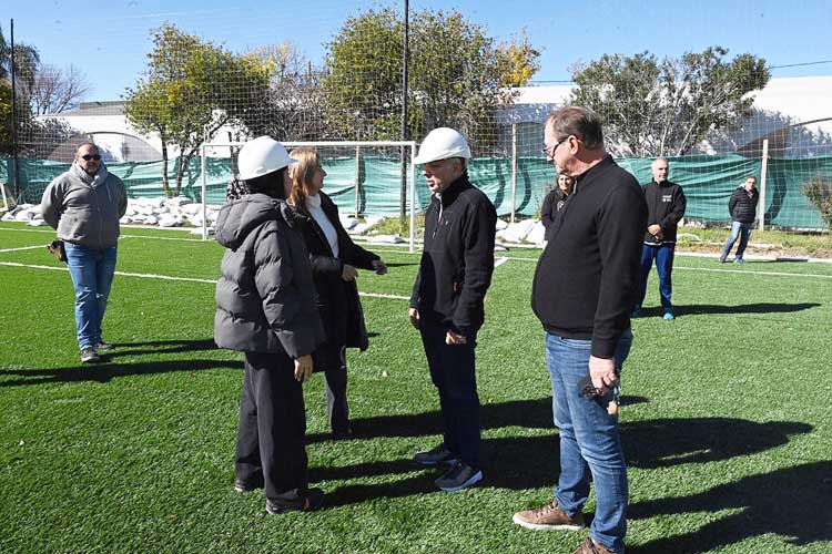 Julio Zamora supervisó el avance de las obras de infraestructura deportiva en Ricardo Rojas