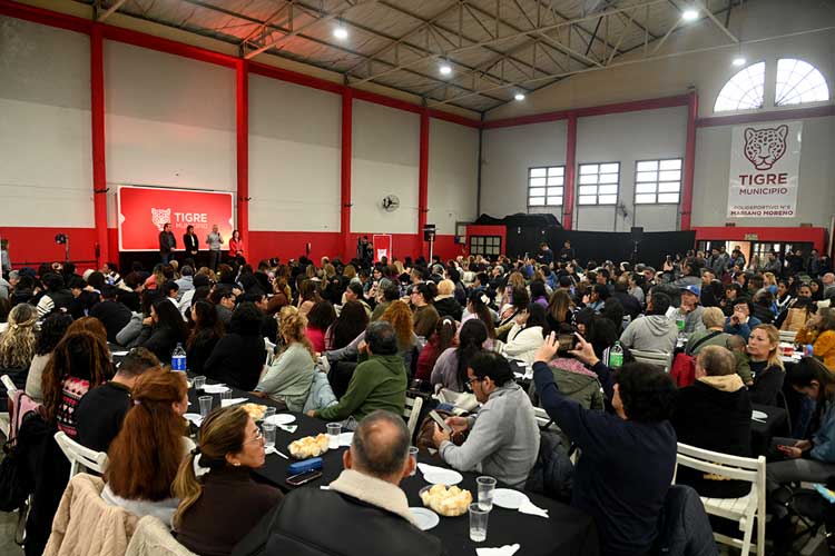 Julio Zamora ratificó el compromiso de Tigre para sostener las políticas sociales en el distrito Julio Zamora ratificó el compromiso de Tigre para sostener las políticas sociales en el distrito