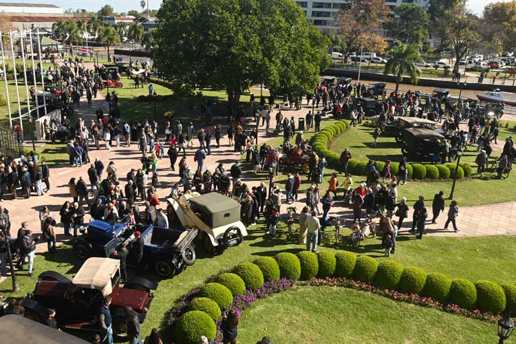 El Gran Premio Recoleta-Tigre celebró sus 120 años con una histórica caravana de autos antiguos hasta el MAT El Gran Premio Recoleta-Tigre celebró sus 120 años con una histórica caravana de autos antiguos hasta el MAT