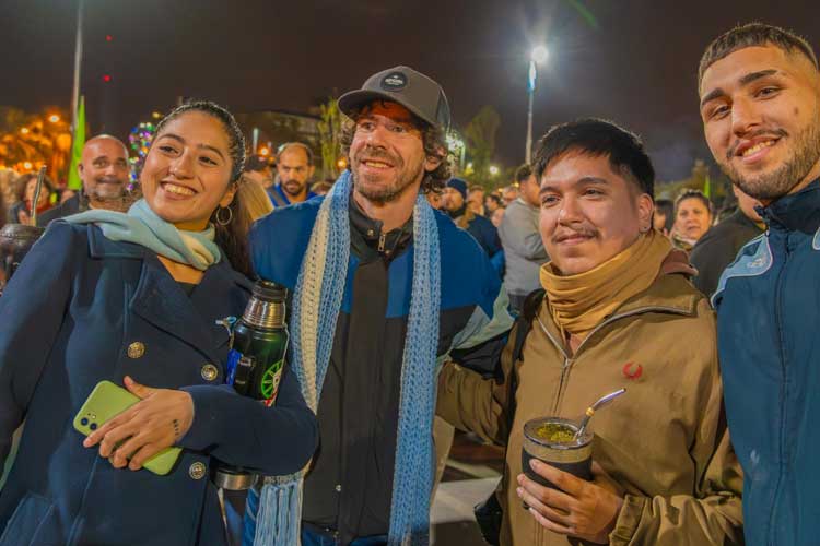 Campedrinos hizo vibrar a San Fernando en el cierre de los festejos por el Día de la Patria Campedrinos hizo vibrar a San Fernando en el cierre de los festejos por el Día de la Patria
