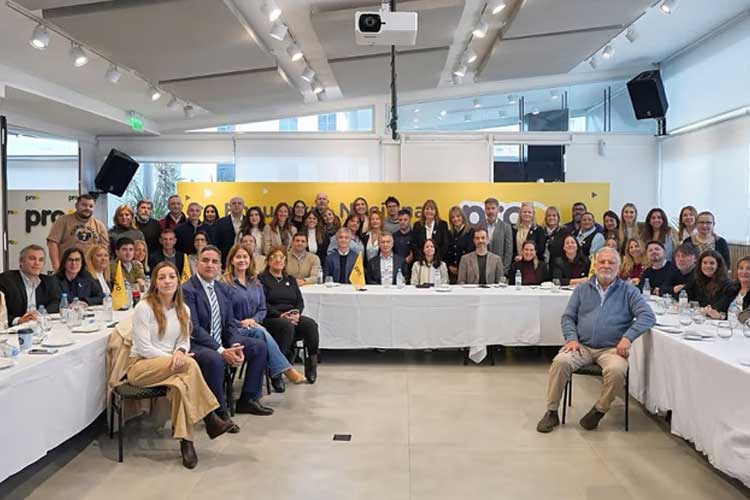 Mauricio Macri encabezó una cumbre nacional de legisladores del PRO para fortalecer la articulación federal