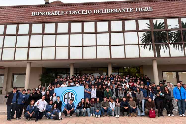 Más de 300 jóvenes se reunieron para debatir cómo mejorar la educación en Tigre Más de 300 jóvenes se reunieron para debatir cómo mejorar la educación en Tigre