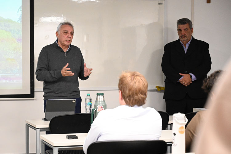 Julio Zamora presentó en la UCA la experiencia de Tigre en seguridad y desarrollo local