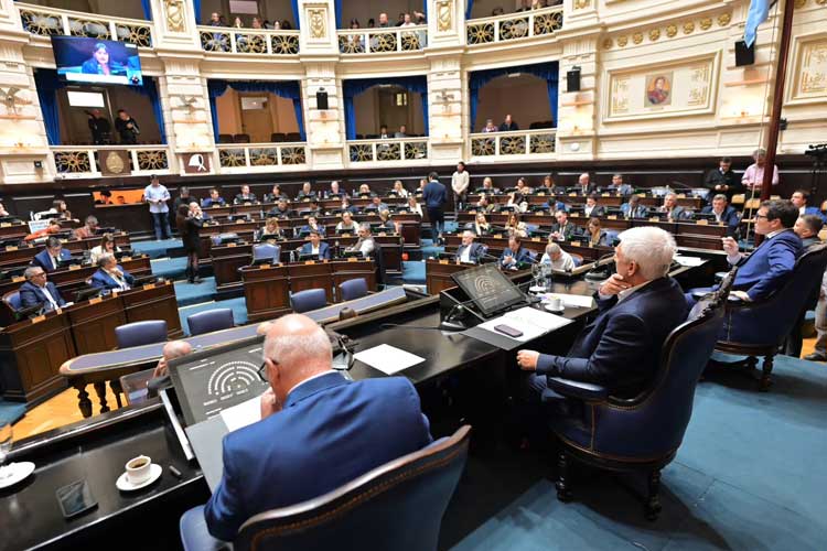 Diputados bonaerenses: la oposición frenó el debate por fondos municipales y generó críticas de UP