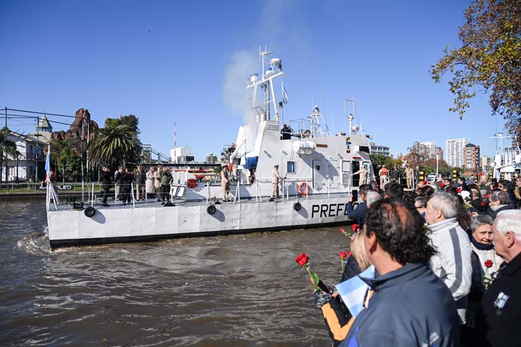 Tigre recordó a los héroes de Malvinas con un emotivo acto junto al Río Luján Tigre recordó a los héroes de Malvinas con un emotivo acto junto al Río Luján