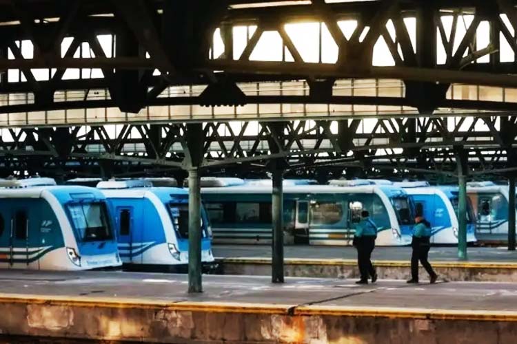 Tren Roca: una falla eléctrica en Constitución provocó demoras, cancelaciones y caos en las estaciones
