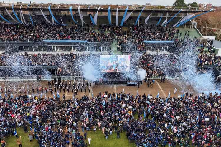 San Isidro: más de 3.400 alumnos prometieron lealtad a la bandera en el Hipódromo