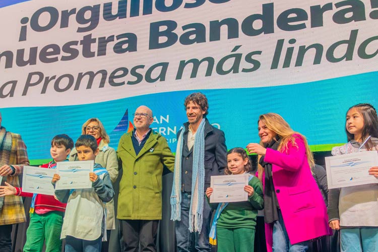 San Fernando: Juan Andreotti encabezó la promesa a la Bandera de más de 2.500 alumnos