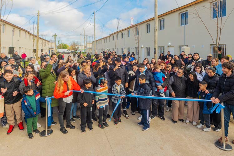 San Fernando entregó 21 viviendas en Virreyes Oeste y completó el barrio del programa Reconstruir con fondos municipales