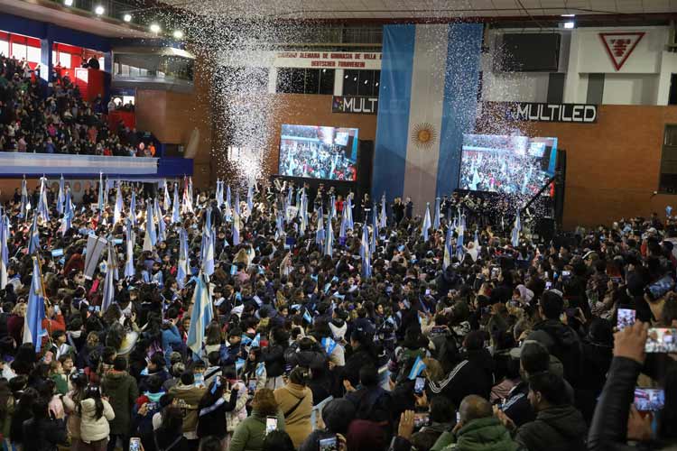 La emotiva promesa a la bandera reunió a más de 5.000 chicos de San Martín