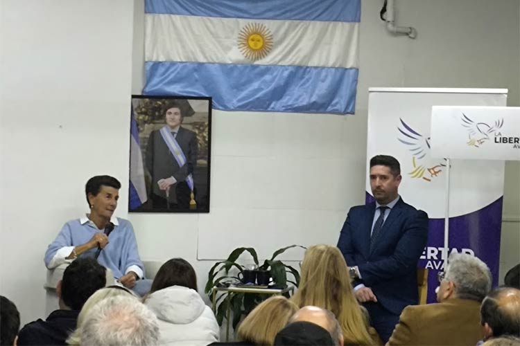 Patricia Vasquez encabezó en Tigre un encuentro con vecinos y dirigentes de La Libertad Avanza de toda la región