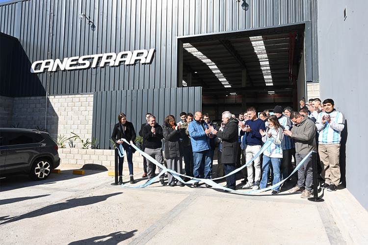 Canestrari Hermanos inauguró una nueva planta en Tigre para ampliar su producción de embarcaciones