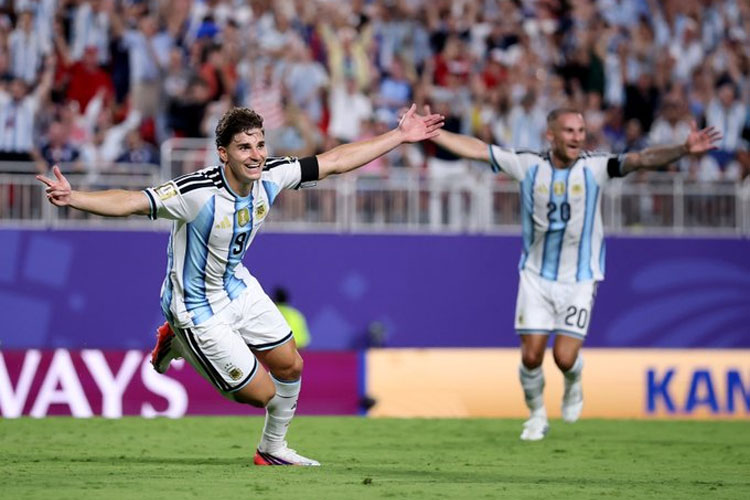 Con un golazo de Julián Álvarez y otro de Lautaro, Argentina sufrió, eliminó a Suiza y ahora va por Inglaterra Con un golazo de Julián Álvarez y otro de Lautaro, Argentina sufrió, eliminó a Suiza y ahora va por Inglaterra