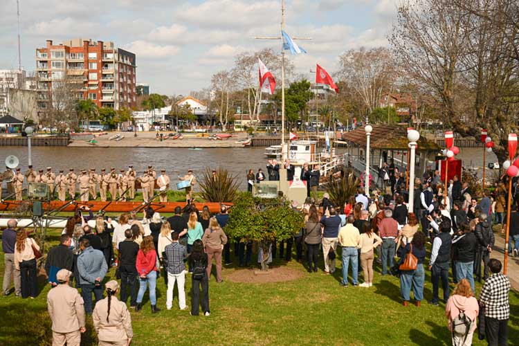 Julio Zamora acompañó los 150 años del Club de Regatas La Marina y destacó el crecimiento del deporte en Tigre