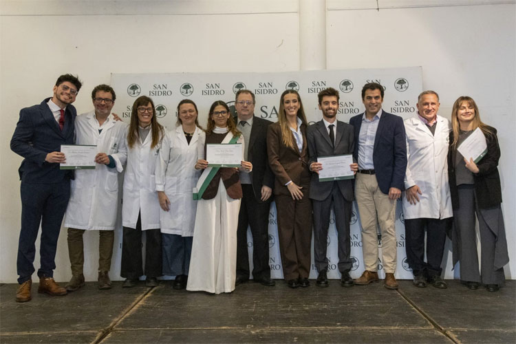 San Isidro reconoció a 96 profesionales que finalizaron sus residencias en hospitales municipales