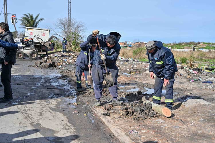 San Martín retiró más de 35 toneladas de residuos durante un operativo de limpieza en Carcova