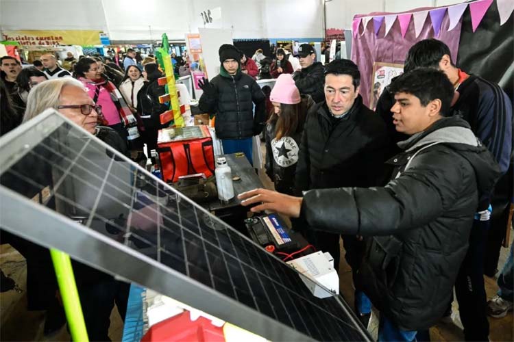 Más de 3.000 estudiantes participaron de una feria educativa regional en Malvinas Argentinas