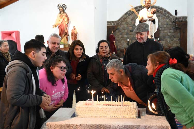 La Parroquia San Cayetano de Benavídez celebró sus 40 años junto a la comunidad de El Arco