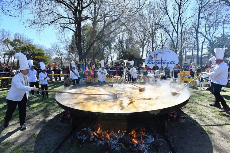 Boulogne celebra su 62° aniversario con la Fiesta del Omelette en el Parque Arenaza Boulogne celebra su 62° aniversario con la Fiesta del Omelette en el Parque Arenaza