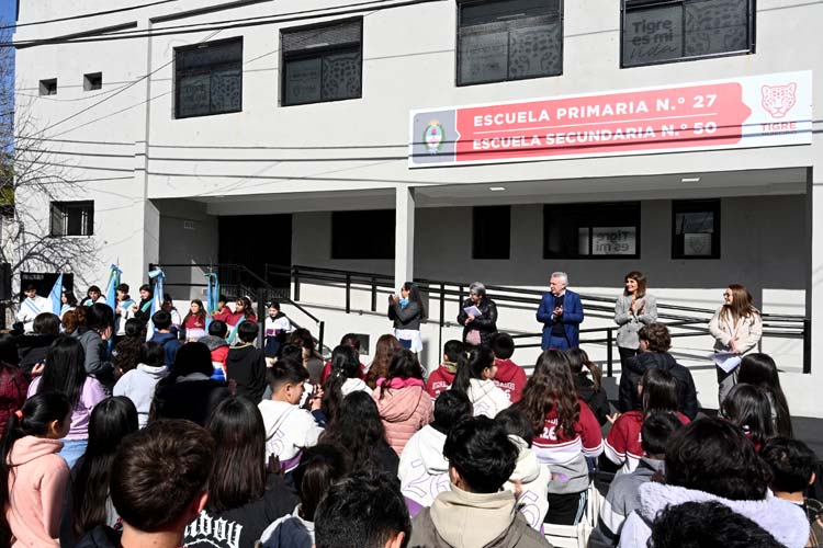 Julio Zamora inauguró las obras de ampliación de dos escuelas en Rincón de Milberg Julio Zamora inauguró las obras de ampliación de dos escuelas en Rincón de Milberg