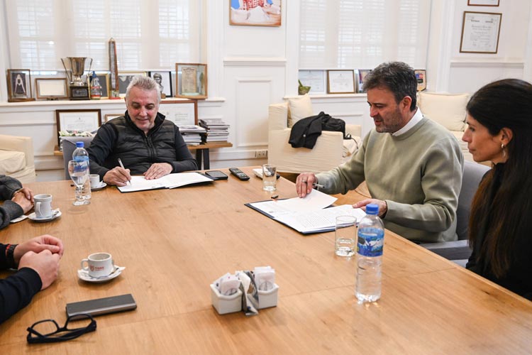 Julio Zamora firmó con Veolia un convenio para impulsar educación ambiental en escuelas de Tigre