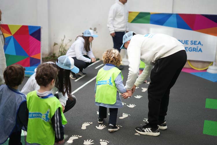 Vicente López inauguró el primer patio adaptado Joy of moving en Argentina