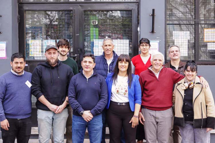 Vicente López: Marinucci y Vanelli entregaron más de 200 Pases Libres Multimodales Vicente López: Marinucci y Vanelli entregaron más de 200 Pases Libres Multimodales