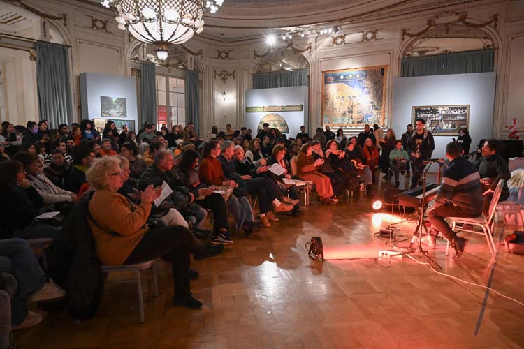 El MAT se llenó de visitantes durante una noche dedicada al arte y la música