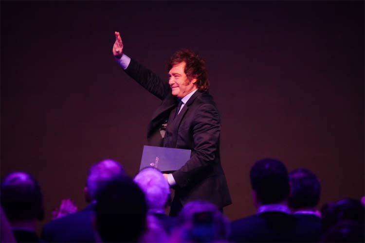 Javier Milei condicionó su reelección a los resultados y ratificó que no flexibilizará el rumbo económico