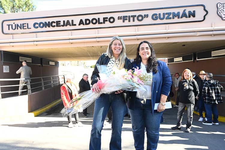 Tigre oficializó el nuevo nombre del paso bajo nivel en homenaje a Adolfo “Fito” Guzmán Tigre oficializó el nuevo nombre del paso bajo nivel en homenaje a Adolfo “Fito” Guzmán