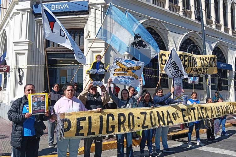 San Fernando: Libres del Sur reclamó por el endeudamiento de las familias y los intereses bancarios
