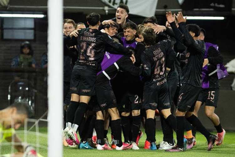 Platense lo tuvo: ganó 2-1, pero Fluminense resistió y avanzó a semifinales