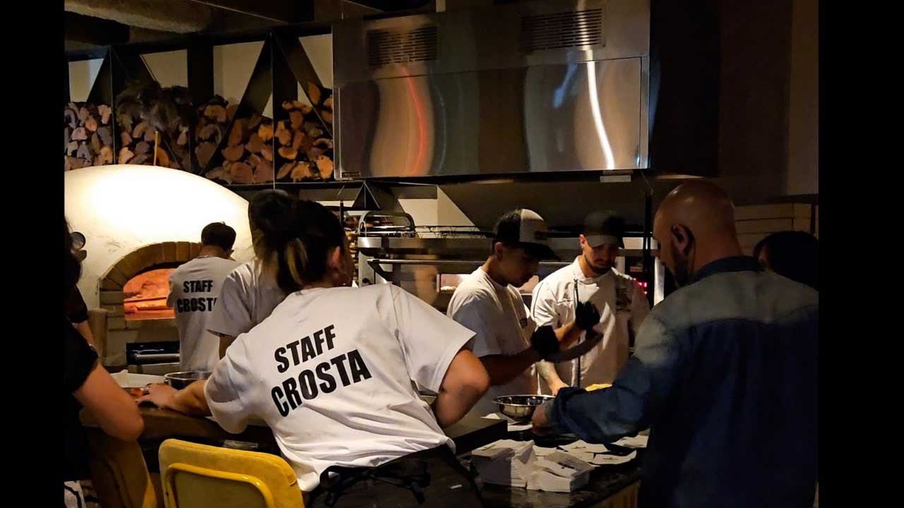 Una pizzería de Villa Adelina abrió un nuevo local y sumó 22 trabajadores